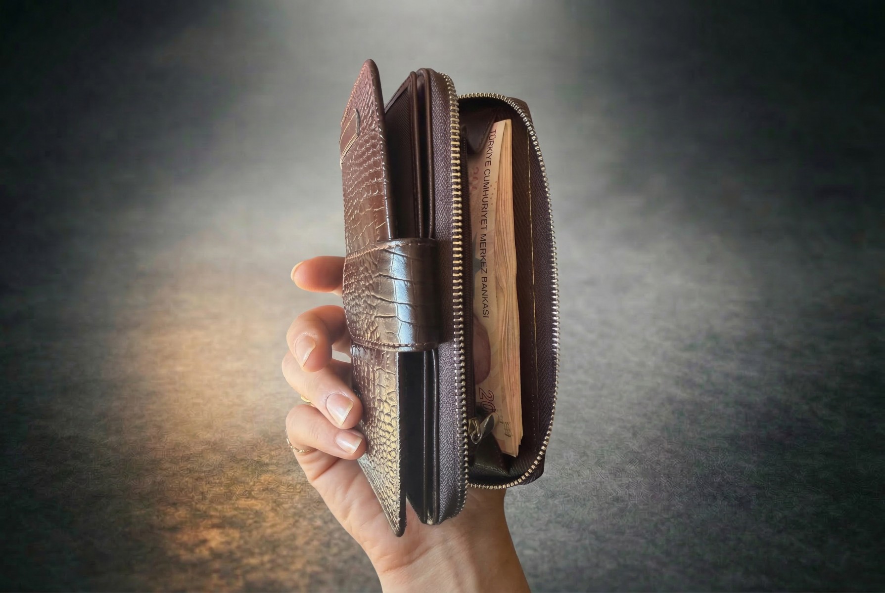 SERRA Serisi Kadın Portföy Cüzdan – %100 Hakiki Deri – Şık & Fonksiyonel – Yerli Üretim